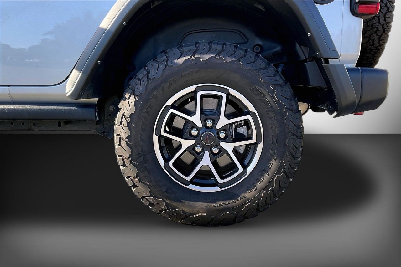 Used 2024 Jeep Wrangler Unlimited Rubicon AWD/4WD image 33