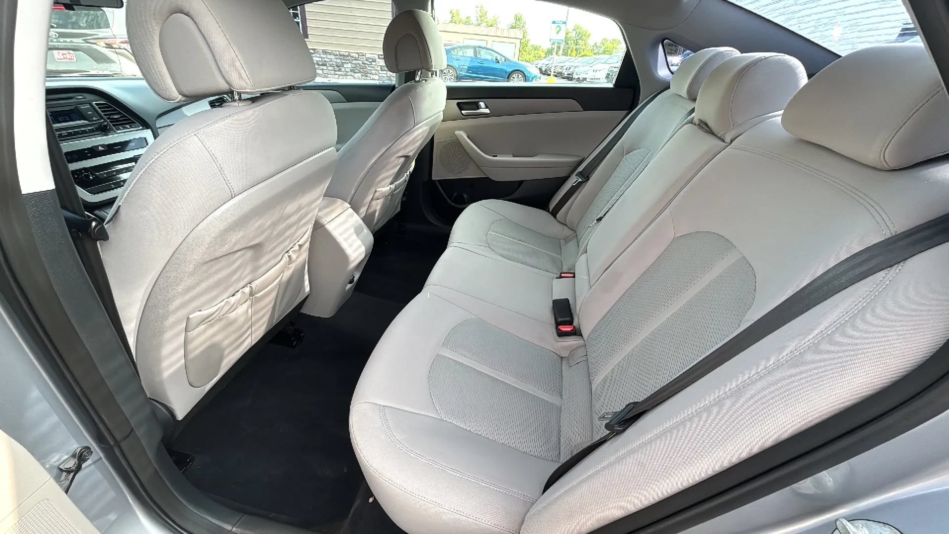 Used 2015 Hyundai Sonata SE FWD image 16