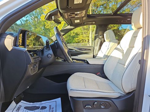 Used 2021 Cadillac Escalade ESV Sport w/ Driver Assist Tech Package image 13