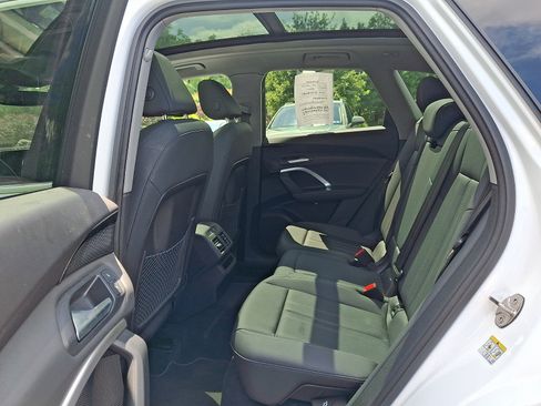 Used 2025 Audi Q5 Premium w/ Convenience Package AWD/4WD image 10