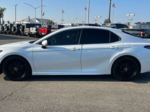 Used 2021 Toyota Camry XSE image 7