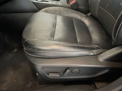 Used 2020 Ford Escape Titanium image 12