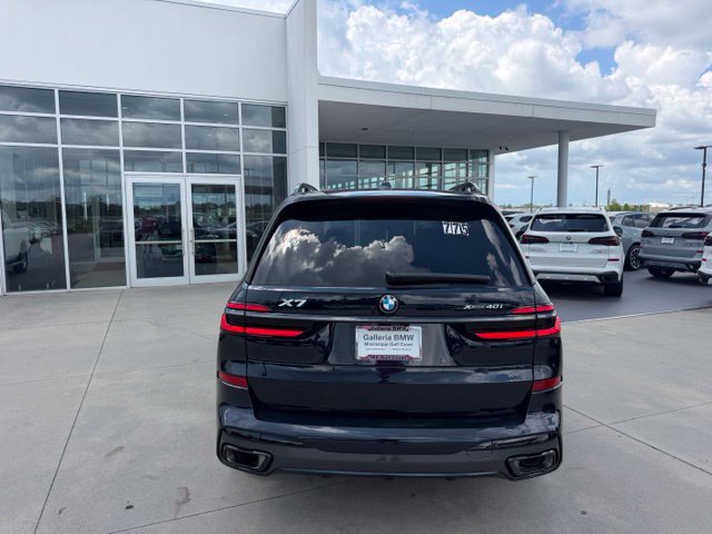 Used 2026 BMW X7 xDrive40i w/ M Sport Package AWD/4WD image 7