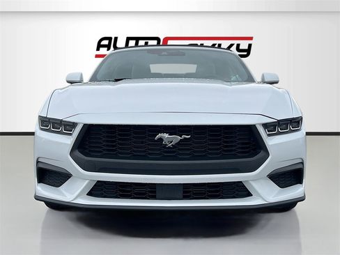 Used 2024 Ford Mustang Premium image 2