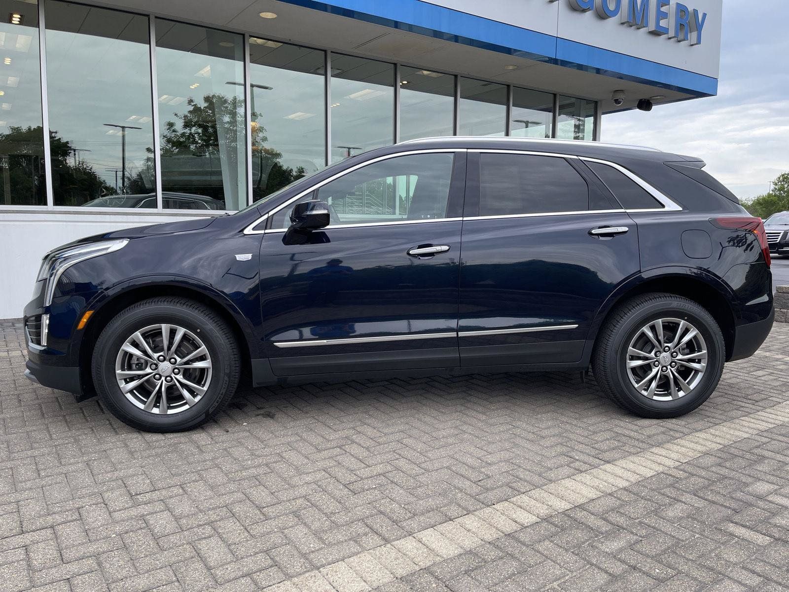 Used 2021 Cadillac XT5 Premium Luxury w/ LPO, Floor Liner Package AWD/4WD image 2