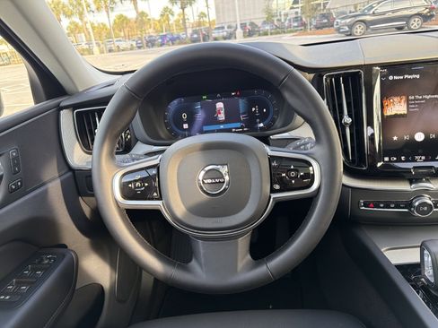 Certified 2025 Volvo XC60 B5 Plus image 10