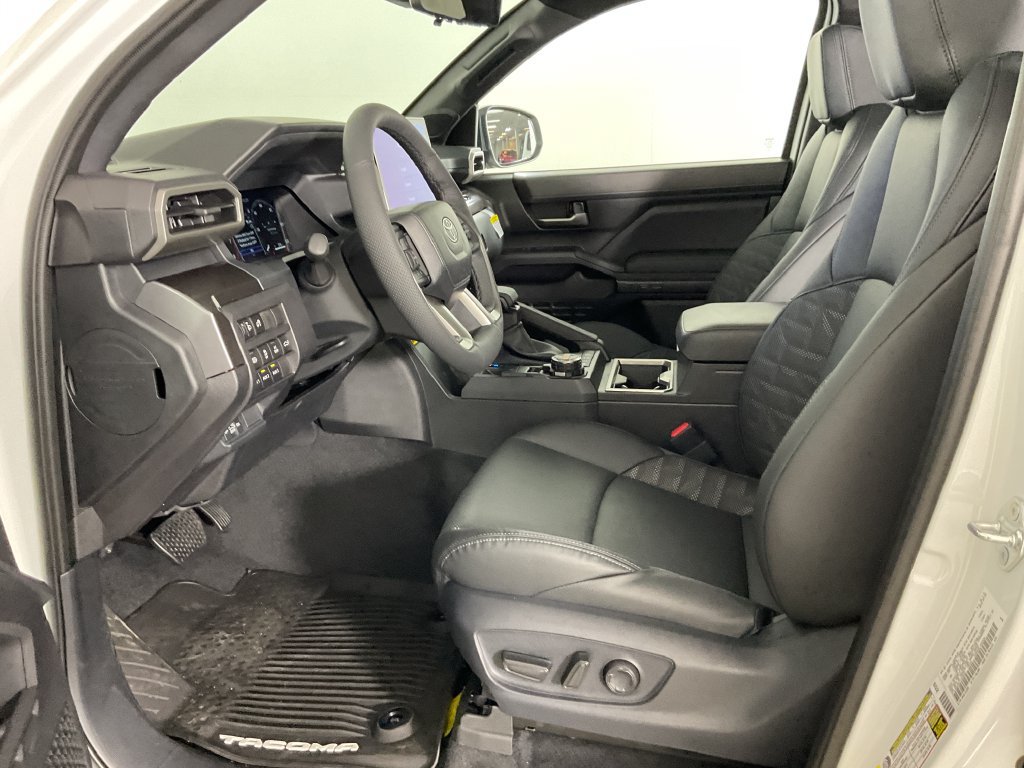 New 2026 Toyota Tacoma TRD Off-Road w/ TRD Off Road Premium Package AWD/4WD image 16