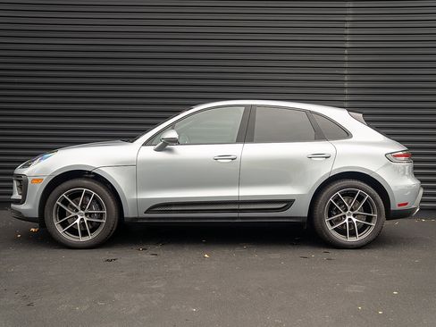 Used 2026 Porsche Macan AWD/4WD image 2