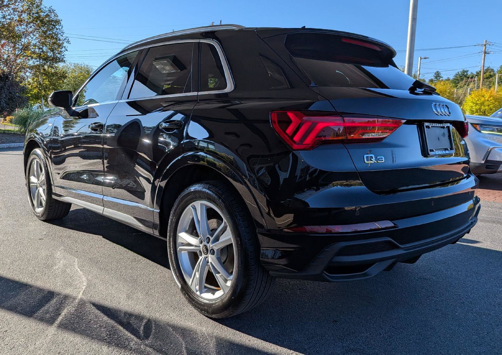 Used 2023 Audi Q3 2.0T Premium Plus w/ Premium Plus Package AWD/4WD image 8