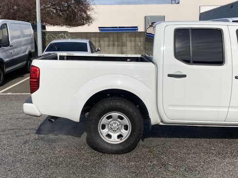 Used 2019 Nissan Frontier S image 18