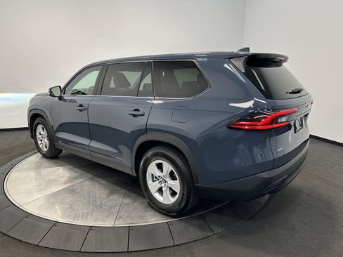 Used 2025 Toyota Grand Highlander AWD image 5