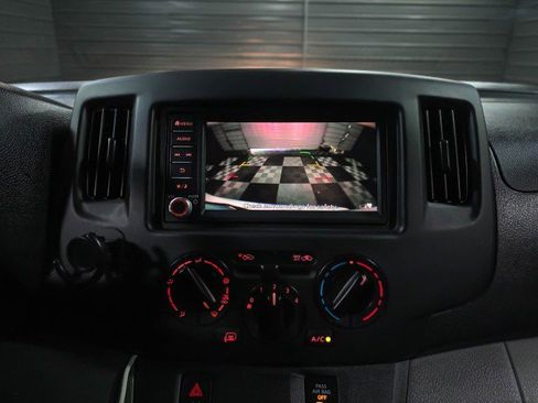 Used 2020 Nissan NV200 SV image 25