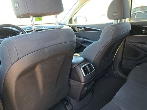 Used 2019 Kia Sorento L image 21