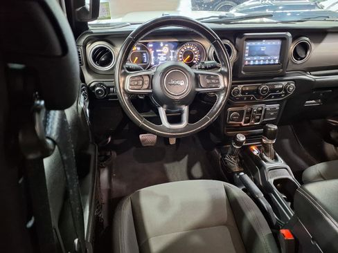 Used 2019 Jeep Wrangler Unlimited Sahara AWD/4WD image 8