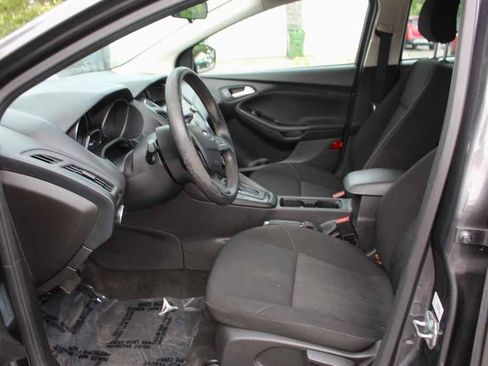 Used 2018 Ford Focus SE FWD image 23