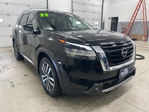 Used 2022 Nissan Pathfinder Platinum w/ Cargo Package AWD/4WD image 3