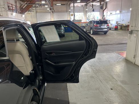 Used 2023 MAZDA CX-30 AWD 2.5 S w/ Preferred Package image 18