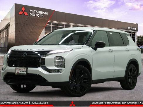 New 2026 Mitsubishi Outlander LE FWD image 1
