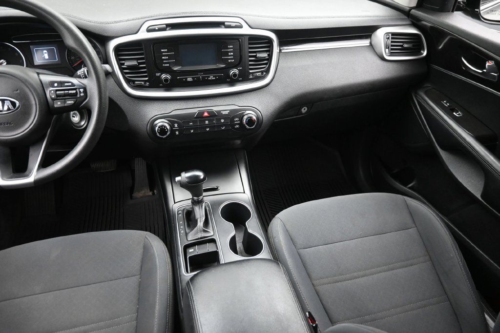 Used 2016 Kia Sorento FWD image 15