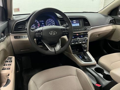 Used 2020 Hyundai Elantra SE image 9