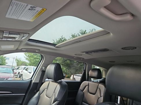 Used 2025 Kia Telluride S AWD/4WD image 3