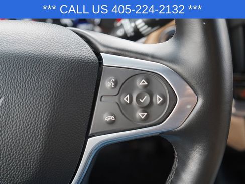 Used 2023 Chevrolet Traverse Premier FWD image 37
