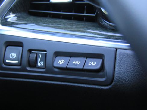 Used 2021 Cadillac XT5 Premium Luxury image 14