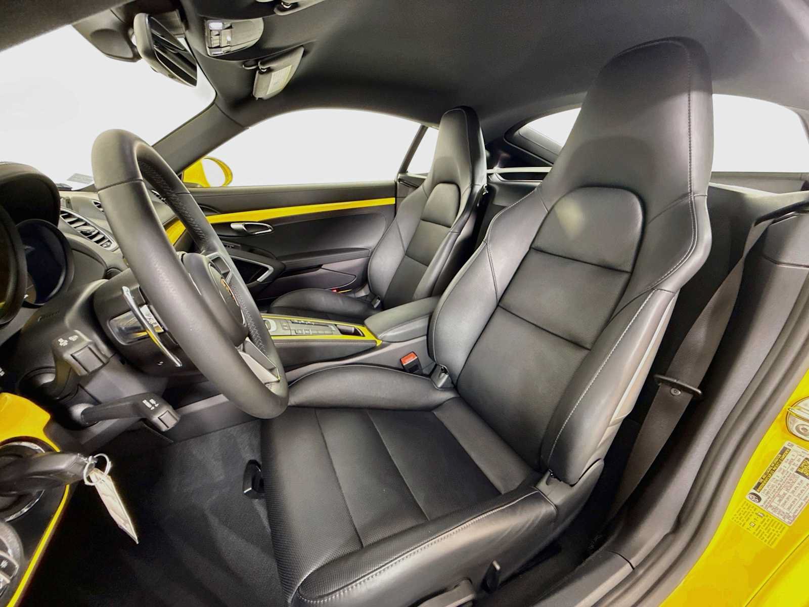 Certified 2023 Porsche 718 Cayman RWD image 5
