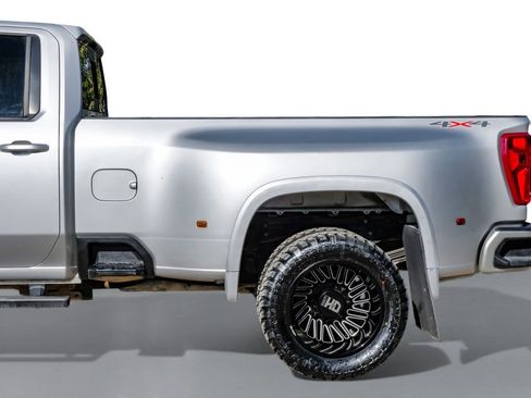 Used 2022 Chevrolet Silverado 3500 LT w/ Convenience Package image 12