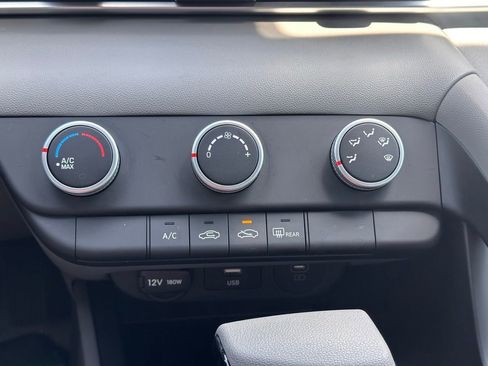 Certified 2026 Hyundai Elantra SE FWD image 32