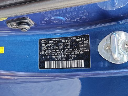 Used 2016 Hyundai Genesis Coupe 3.8 image 27