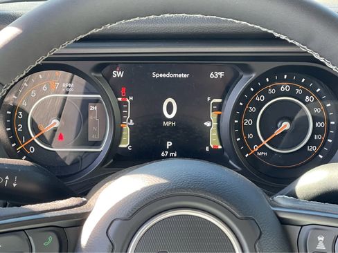 New 2025 Jeep Gladiator Sport image 13