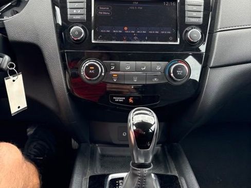 Certified 2018 Nissan Rogue S FWD image 9
