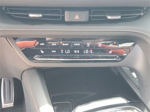 Certified 2023 Buick Envision Essence w/ Sport Touring Package image 27