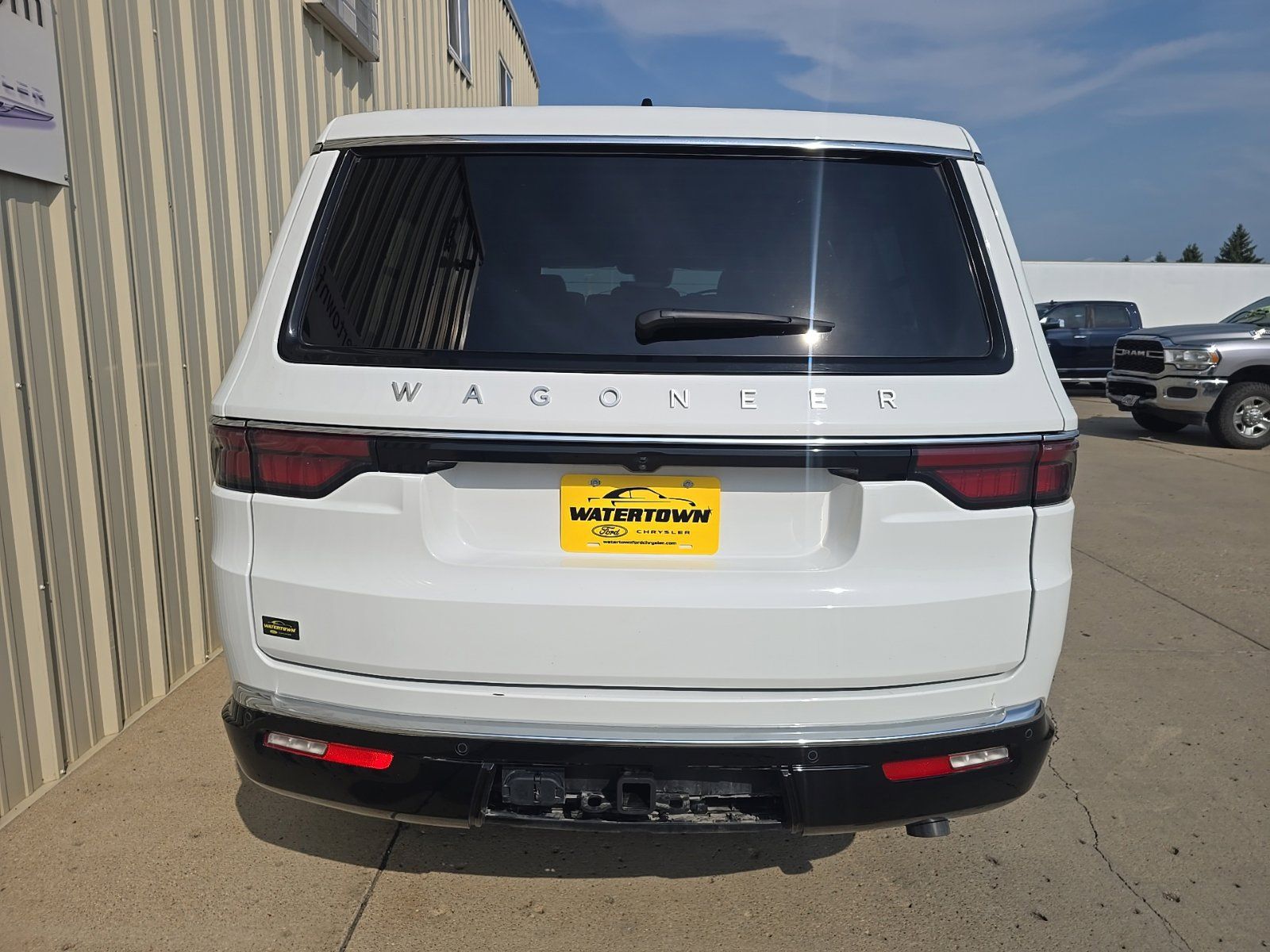 Used 2025 Jeep Wagoneer 4WD image 6
