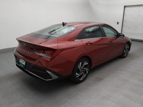 Used 2024 Hyundai Elantra SEL w/ Convenience Package FWD image 9