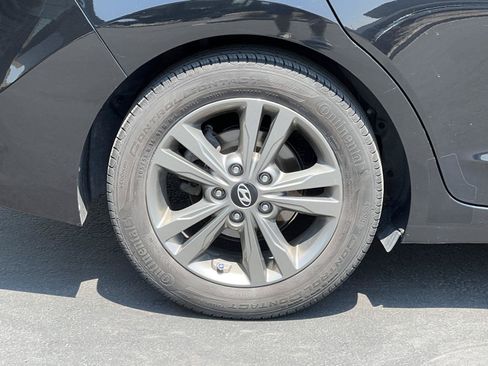 Used 2018 Hyundai Elantra SEL FWD image 15