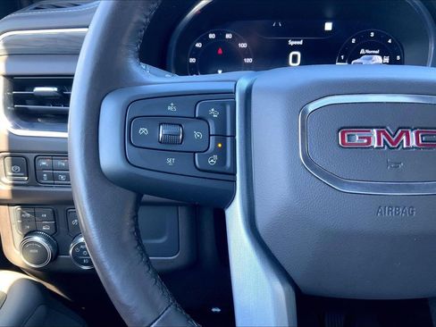 Used 2022 GMC Yukon SLT w/ SLT Premium Package image 23