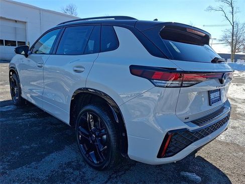 New 2026 Volkswagen Tiguan SE R-Line image 3