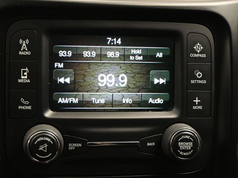 Used 2016 Jeep Cherokee Sport image 15