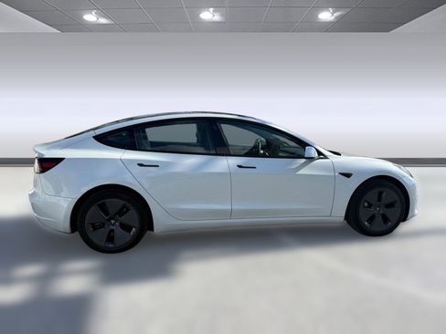 Used 2023 Tesla Model 3 Standard Range image 6