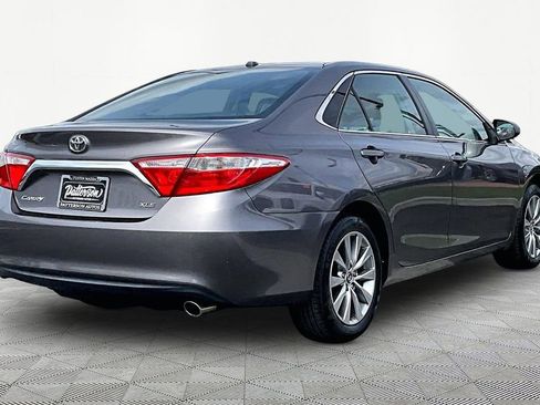 Used 2017 Toyota Camry XLE FWD image 2
