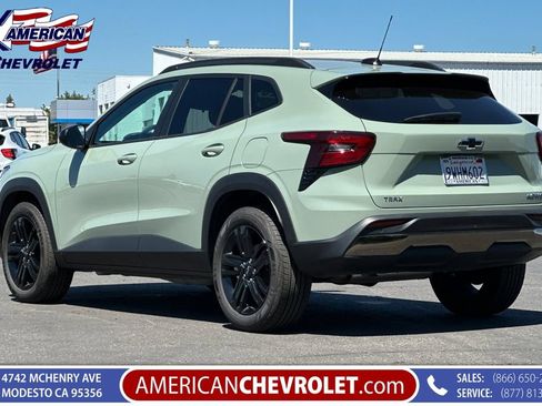 Used 2026 Chevrolet Trax ACTIV w/ Sunroof Package FWD image 6