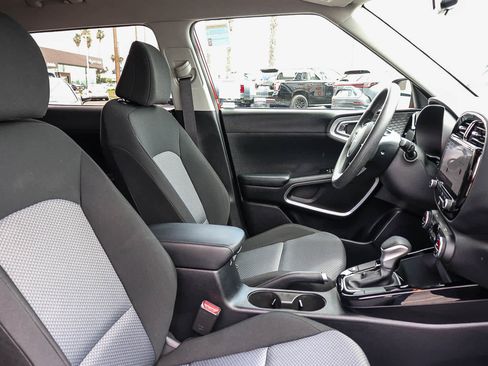 Used 2023 Kia Soul S FWD image 23