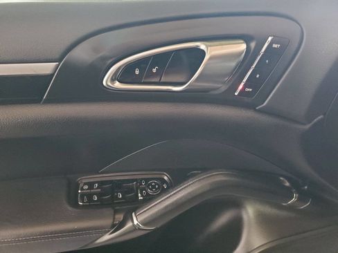 Used 2012 Porsche Cayenne image 10
