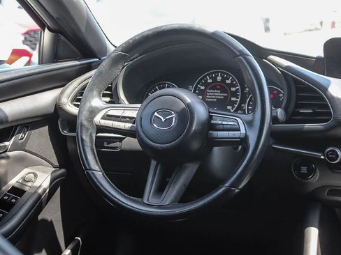 Used 2020 MAZDA MAZDA3 Hatchback FWD image 19