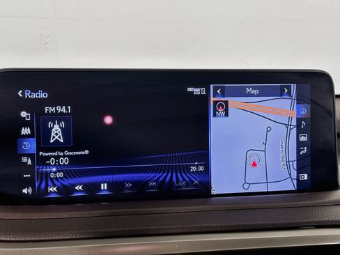 Used 2020 Lexus RX 450h AWD w/ Premium Package image 21