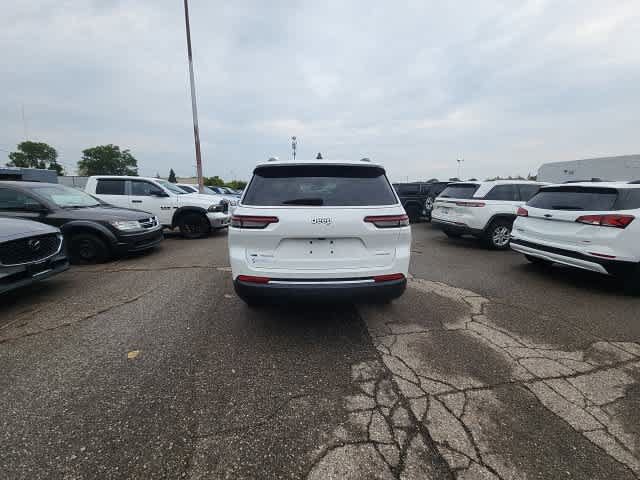 Used 2023 Jeep Grand Cherokee L Laredo w/ Luxury Tech Group I AWD/4WD image 17