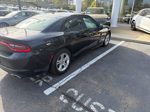Used 2022 Dodge Charger SXT RWD image 5