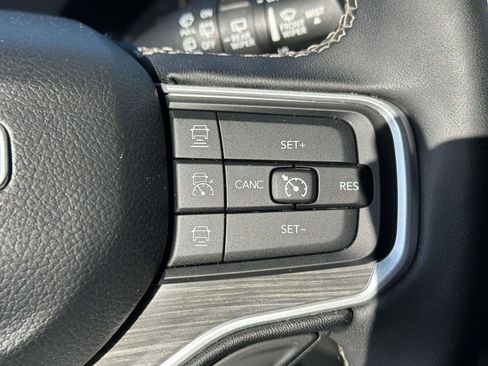 Used 2024 Jeep Wagoneer L Series II w/ Flexible Seating Group image 15